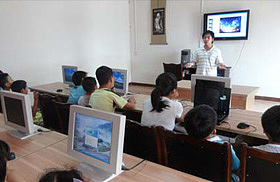塔水镇：农村孩子教起了电脑PPT